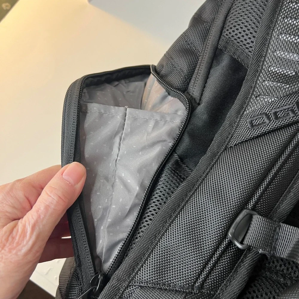 Ogio Flashpoint BackPack Laptop Bag Black NWOT #1 Embroidered HDR Logo‎